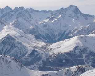 06 Glacier Skiing 14a Deux Alpes.jpg (91920 bytes)