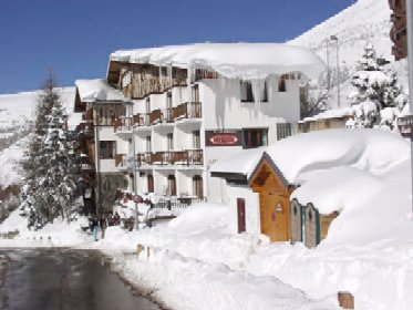 Hotel Chamois Alpe d'Huez.jpg (51341 bytes)
