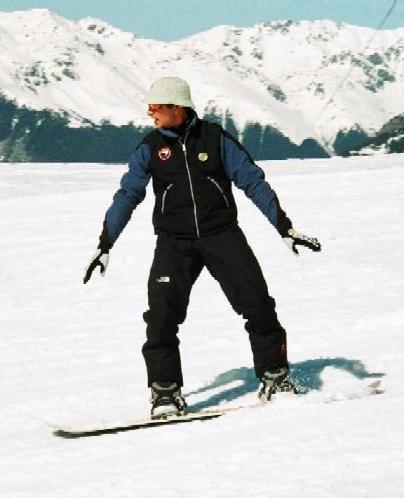 Oli Snowboarding 4.jpg (52009 bytes)