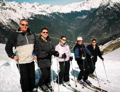 Olis ski class March.jpg (91358 bytes)